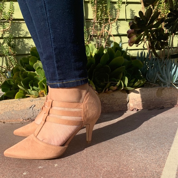 New T- strap mid heels only 10 left - Picture 7 of 8